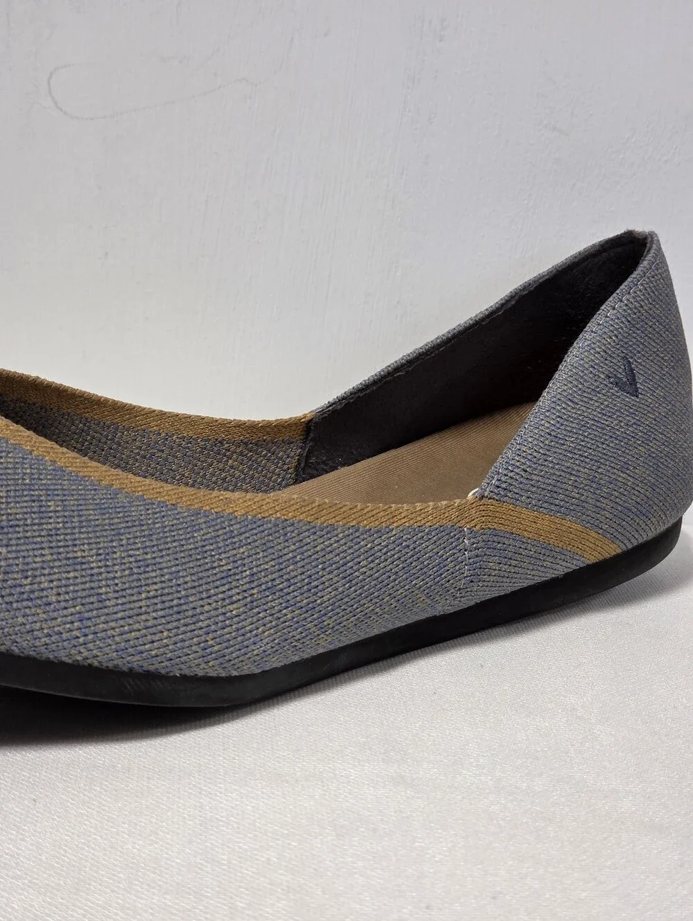 VIVAIA Vienna 2.0 Pointed Toe V-Cut Flats Sandy Blue US 11/11.5 EU 42